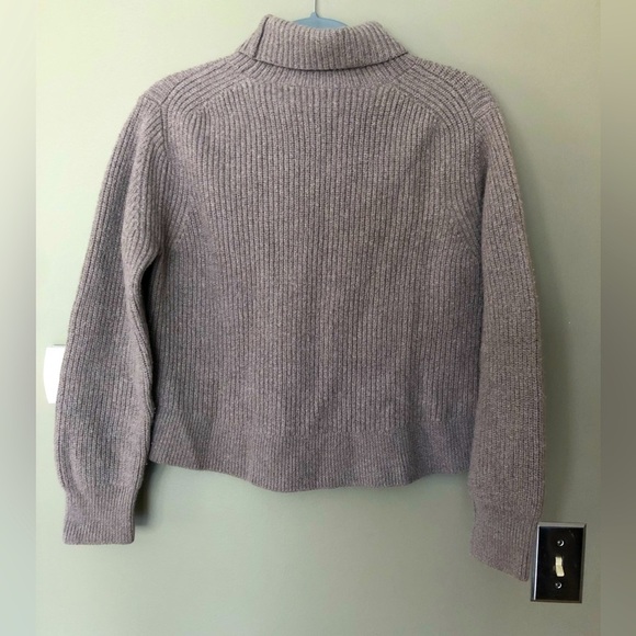 ARITZIA X WILFRED 100% Merino Wool Cropped Gray Taupe Turtleneck Sweater XS - Picture 2 of 6